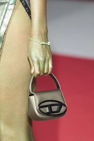 Look 74